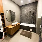 Center 2, Cozy And Modern 2br In The Center شقة