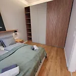 Center 2, Cozy And Modern 2br In The Center *