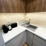 Apartmán Center 2, Cozy And Modern 2br In The Center *