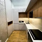 Center 2, Cozy And Modern 2br In The Center *