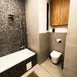 Apartmán Center 2, Cozy And Modern 2br In The Center *
