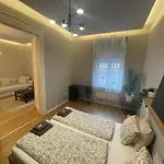 Apartmán Center 2, Cozy And Modern 2br In The Center *