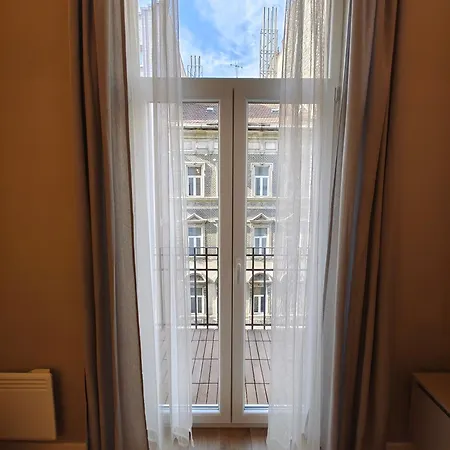 Center 2, Cozy And Modern 2br In The Center Budapest