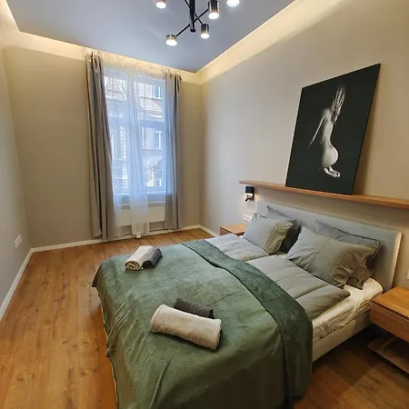Center 2, Cozy And Modern 2br In The Center Apartment Budapest