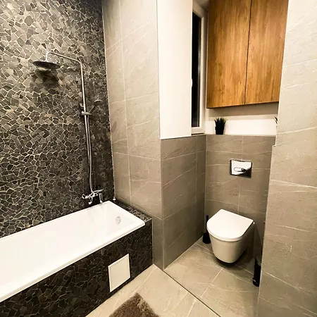Apartment Center 2, Cozy And Modern 2br In The Center *