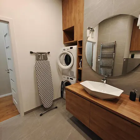 Center 2, Cozy And Modern 2br In The Center Budapest