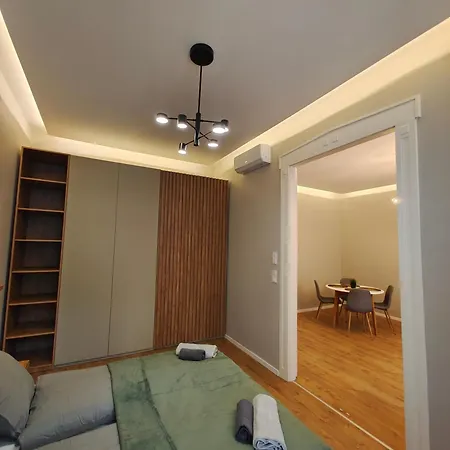Center 2, Cozy And Modern 2br In The Center Budapešť