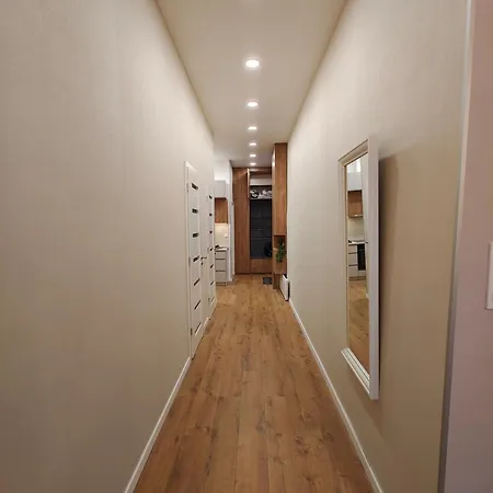 Center 2, Cozy And Modern 2br In The Center *
