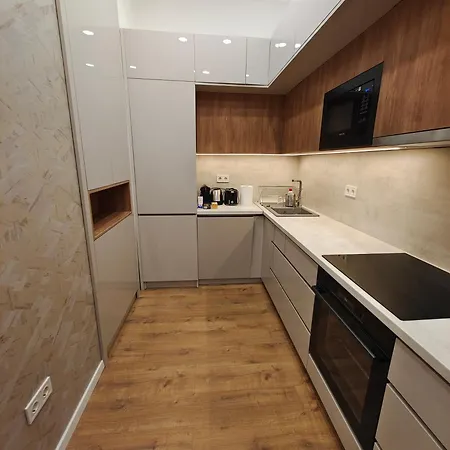 Center 2, Cozy And Modern 2br In The Center *