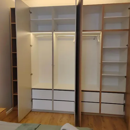 Apartmán Center 2, Cozy And Modern 2br In The Center