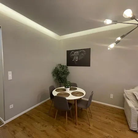 Apartmán Center 2, Cozy And Modern 2br In The Center Budapešť